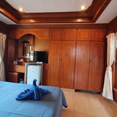 Отель Baan Virog Koh Larn Экстерьер фото